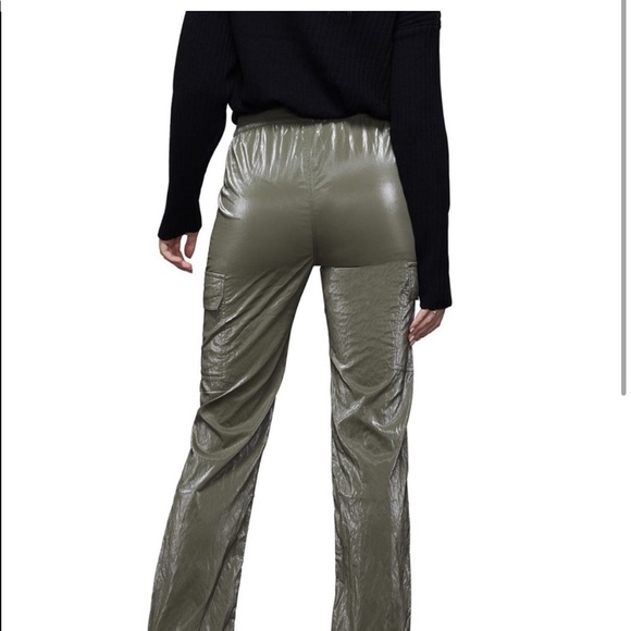 NEW • Good American • The Paper Cargo Pants Olive Green Shiny Large 3 Womens - Picture 2 of 5